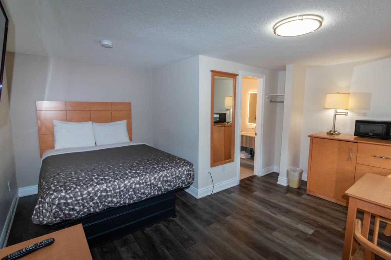 Borden Inn And Suites Angus 外观 照片