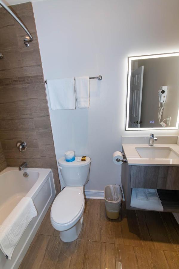 Borden Inn And Suites Angus 外观 照片