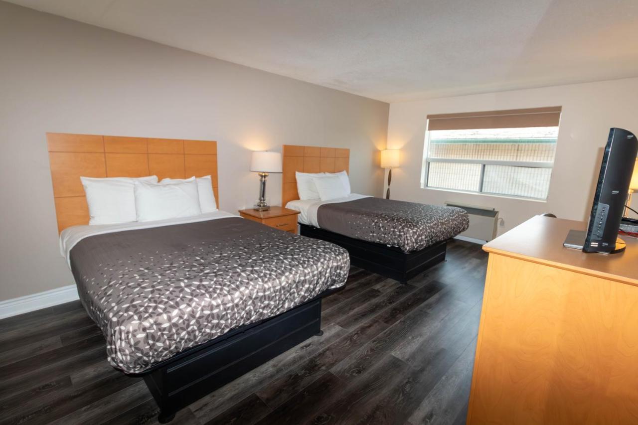 Borden Inn And Suites Angus 外观 照片