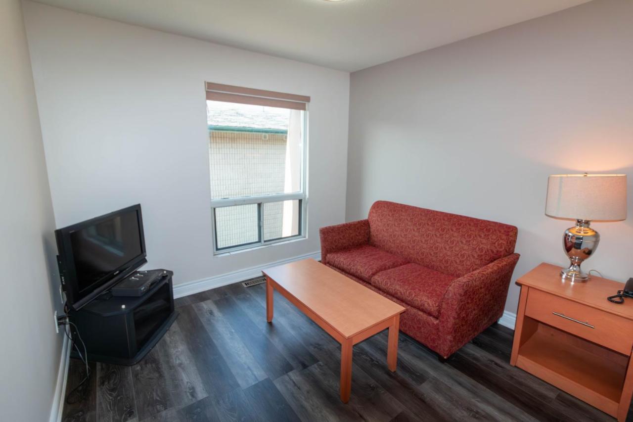 Borden Inn And Suites Angus 外观 照片