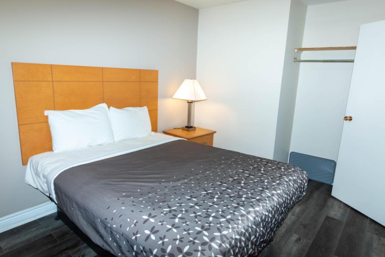 Borden Inn And Suites Angus 外观 照片