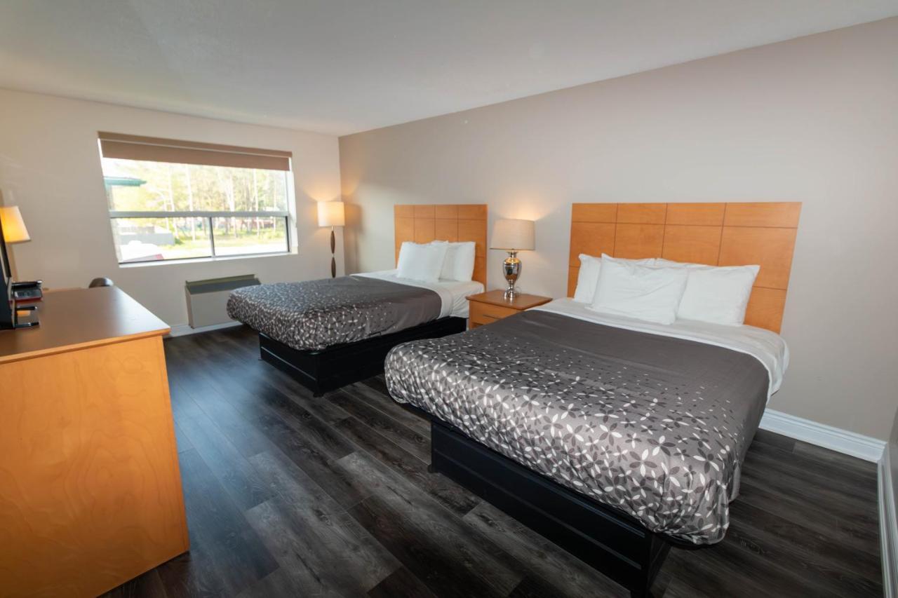 Borden Inn And Suites Angus 外观 照片