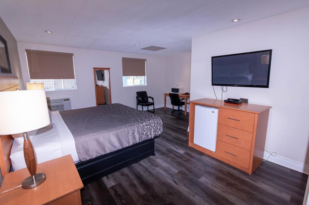 Borden Inn And Suites Angus 外观 照片