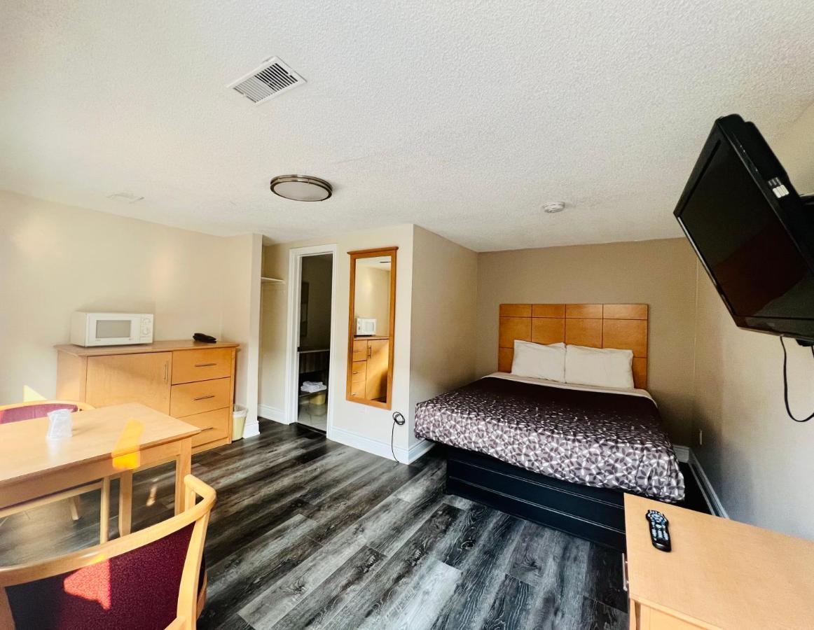 Borden Inn And Suites Angus 外观 照片